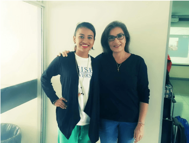 Saira (Roxy) Williams, mujer joven en STEM: “Grita tan pero tan alto que todo el mundo te escuche y el espacio brille para ti”.