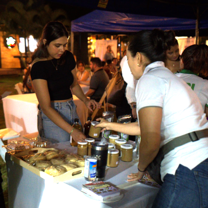 Noches de networking: estrategias y alianzas emprendedoras.