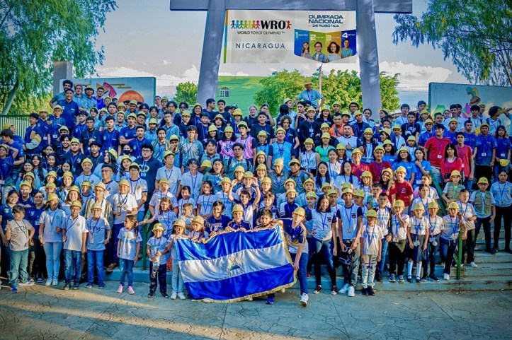 Niñas, niños y jóvenes de toda Nicaragua brillan en la 6ta Olimpiada de Robótica
