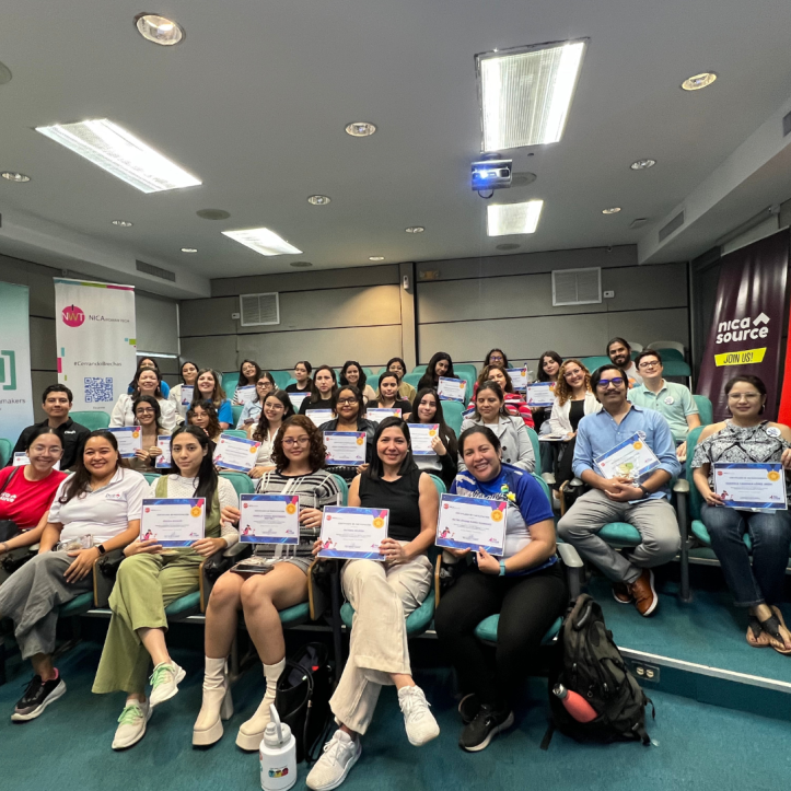 Empoderando a través del Código: Un Vistazo al 2do Campamento Tech para mujeres