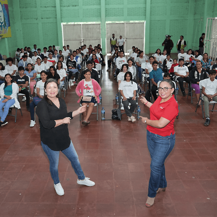 Día de las Redes Sociales: Jóvenes Explorando el Poder y la Responsabilidad Digital