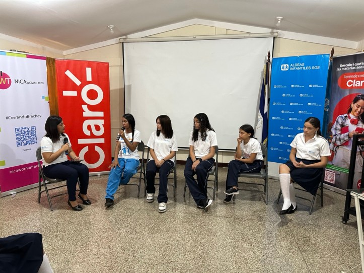 Panel Niñas en las Tics